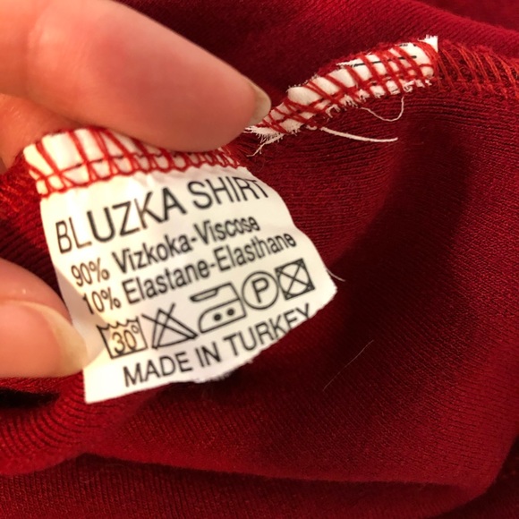 🦀2/$25 NWT! European Sequin Feather Sweater! - Picture 10 of 10